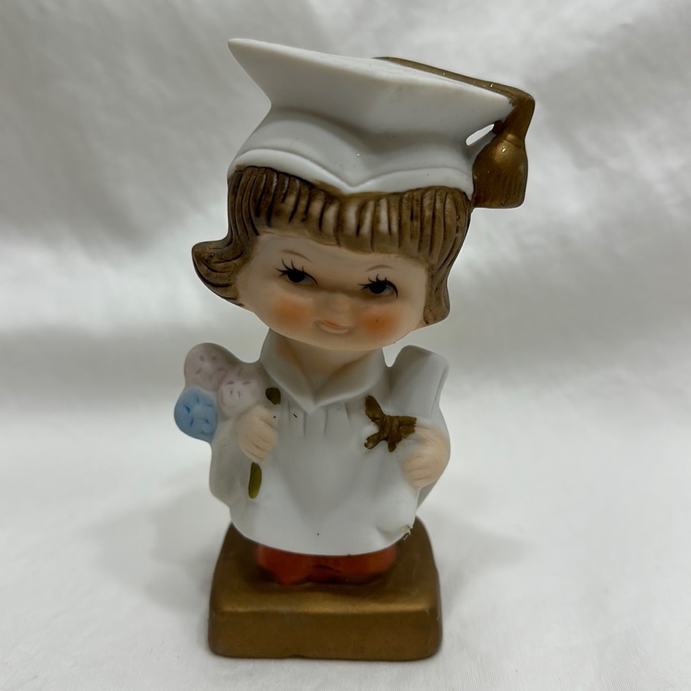 Graduation girl figure